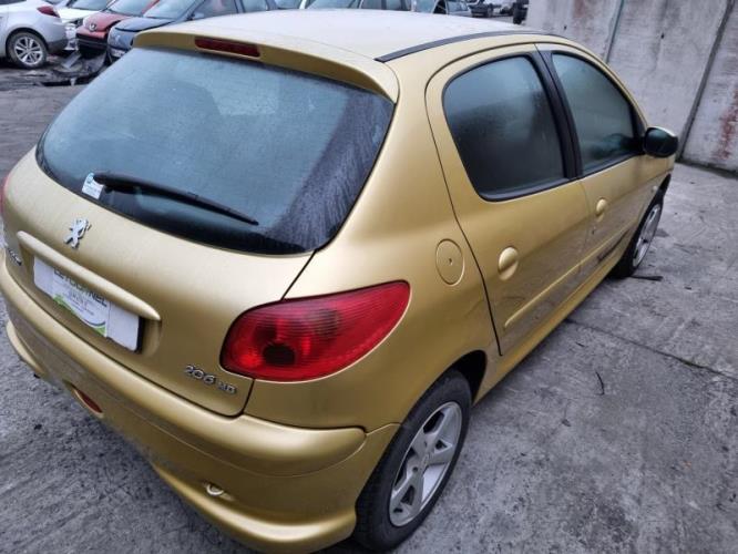 Image Pare choc avant - PEUGEOT 206