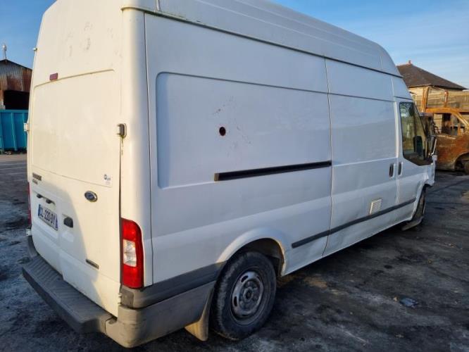 Image Feu arriere principal droit (feux) - FORD TRANSIT 4