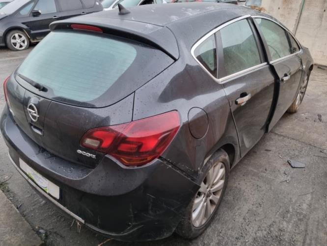 Image Malle/Hayon arriere - OPEL ASTRA J