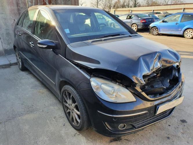 Image Feu arriere principal gauche (feux) - MERCEDES CLASSE B 245