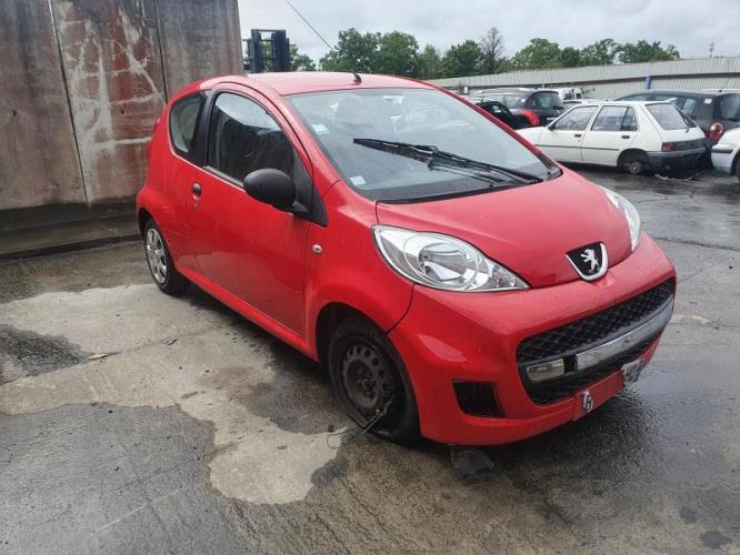 Image Feu arriere principal gauche (feux) - PEUGEOT 107
