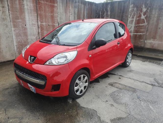 Image Feu arriere principal gauche (feux) - PEUGEOT 107