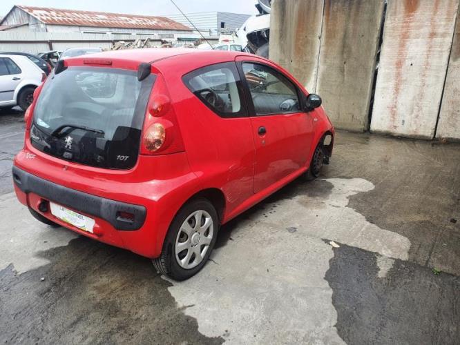 Image Feu arriere principal gauche (feux) - PEUGEOT 107