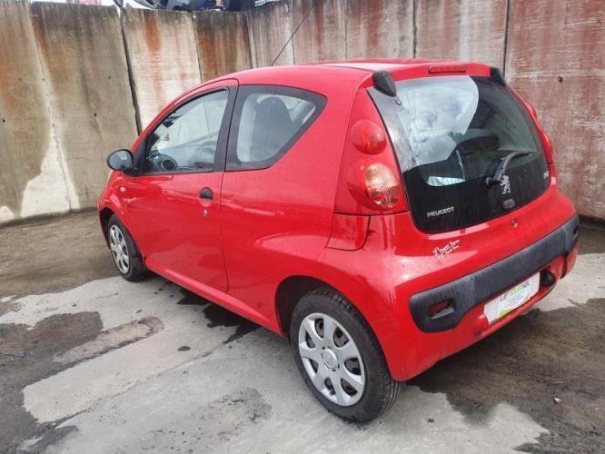 Image Feu arriere principal gauche (feux) - PEUGEOT 107