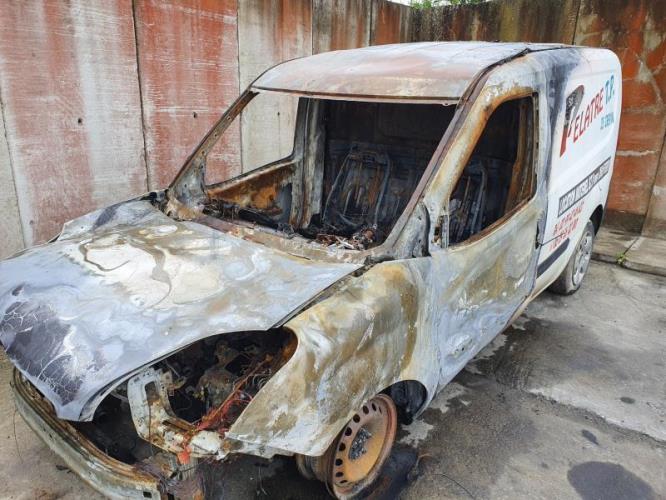 Image Feu arriere principal gauche (feux) - FIAT DOBLO 2