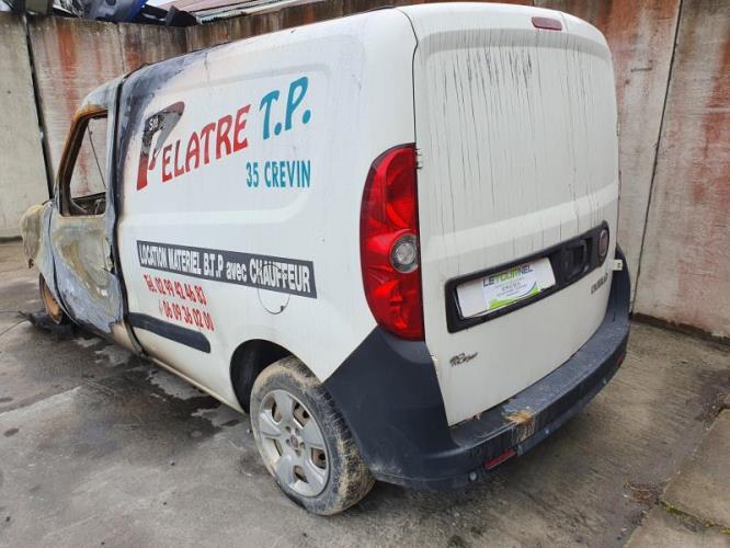 Image Feu arriere principal gauche (feux) - FIAT DOBLO 2