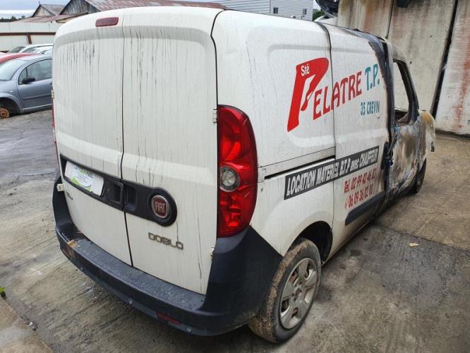 Image Feu arriere principal gauche (feux) - FIAT DOBLO 2