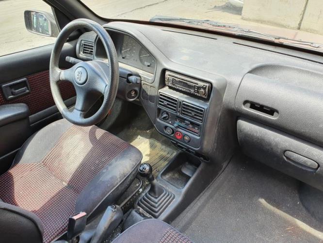 Image Feu arriere principal gauche (feux) - PEUGEOT 106