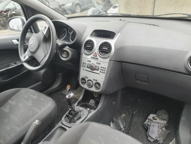 Image Feu arriere principal gauche (feux) - OPEL CORSA D