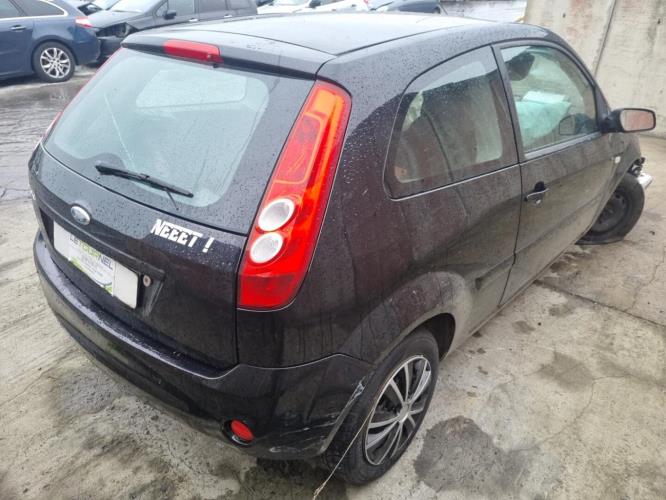 Image Feu arriere principal gauche (feux) - FORD FIESTA 5