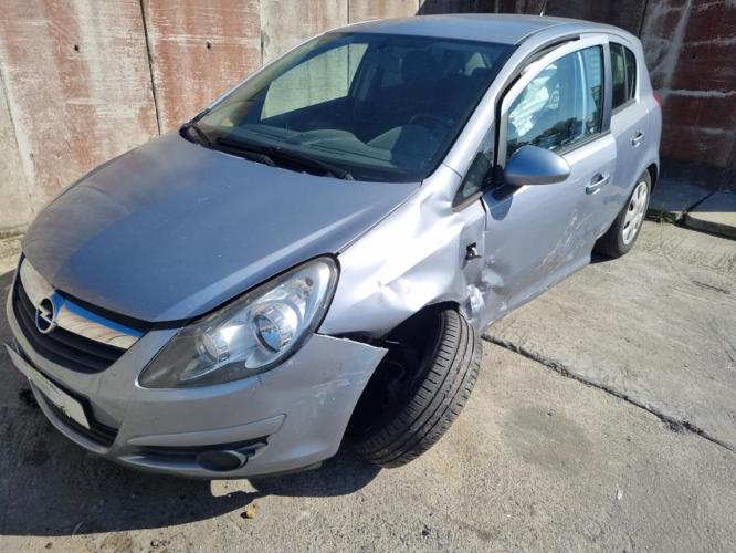 Image Feu arriere principal gauche (feux) - OPEL CORSA D