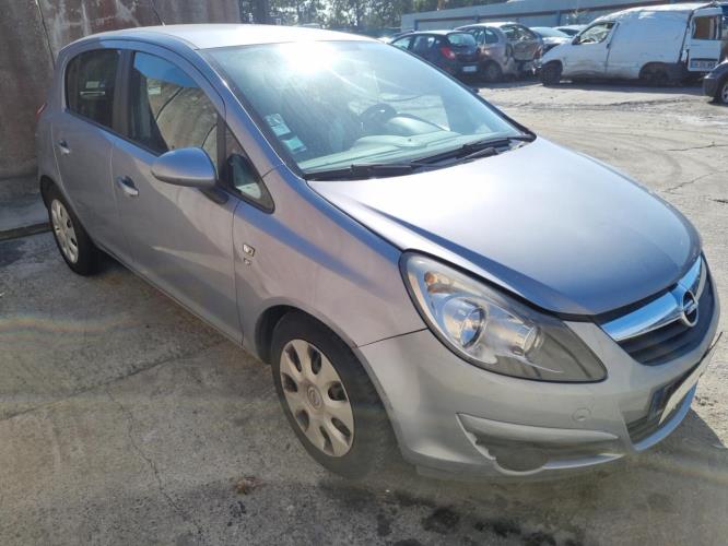 Image Feu arriere principal gauche (feux) - OPEL CORSA D