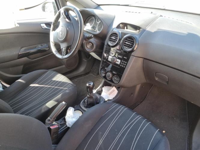 Image Feu arriere principal gauche (feux) - OPEL CORSA D