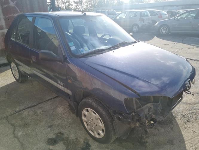 Image Feu arriere principal gauche (feux) - PEUGEOT 106