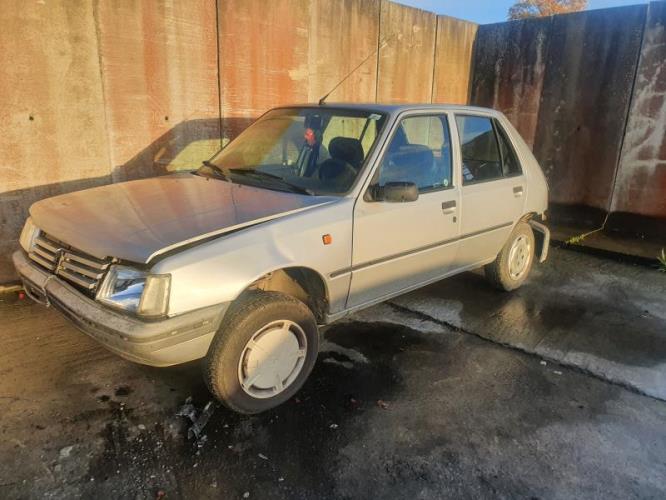 Image Retroviseur droit - PEUGEOT 205