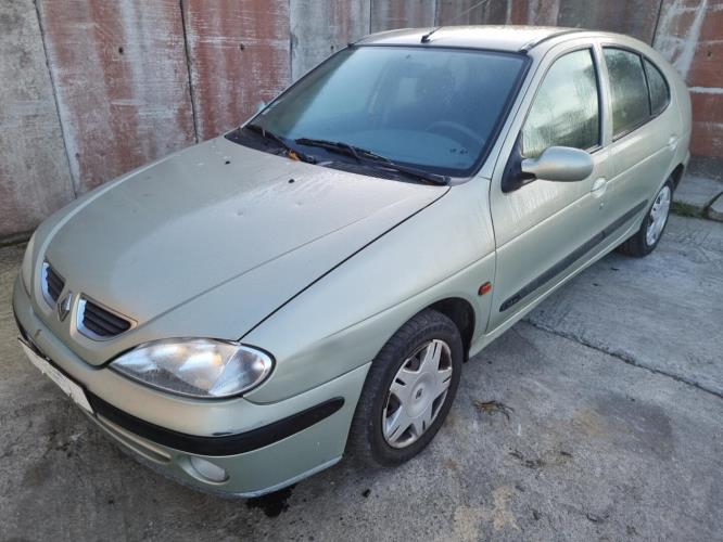 Image Pare choc avant - RENAULT MEGANE 1