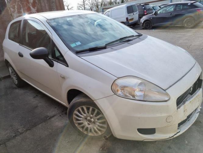 Image Feu arriere principal droit (feux) - FIAT GRANDE PUNTO