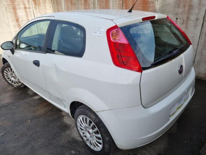 Image Feu arriere principal droit (feux) - FIAT GRANDE PUNTO