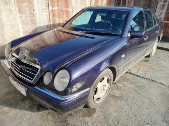 Image Feu arriere principal gauche (feux) - MERCEDES CLASSE E 210