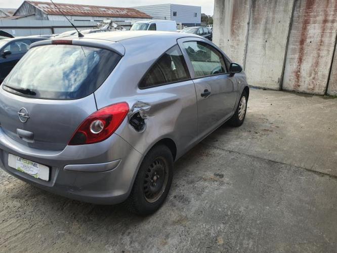 Image Feu arriere principal gauche (feux) - OPEL CORSA D