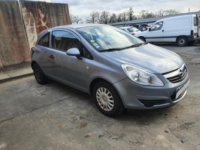 Image Feu arriere principal gauche (feux) - OPEL CORSA D