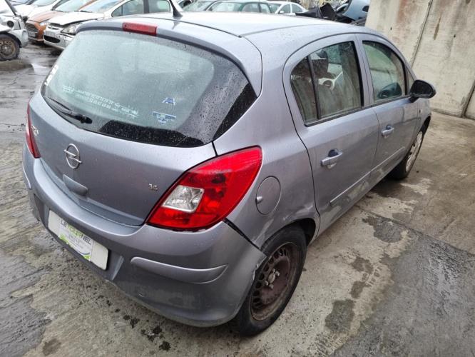 Image Feu arriere principal droit (feux) - OPEL CORSA D