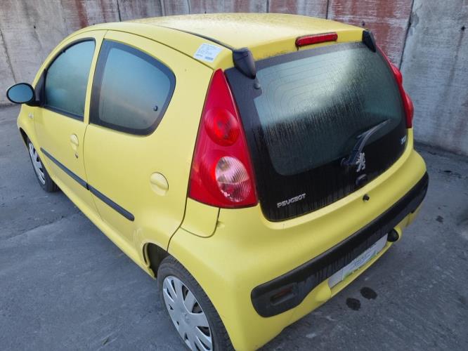Image Feu arriere principal gauche (feux) - PEUGEOT 107