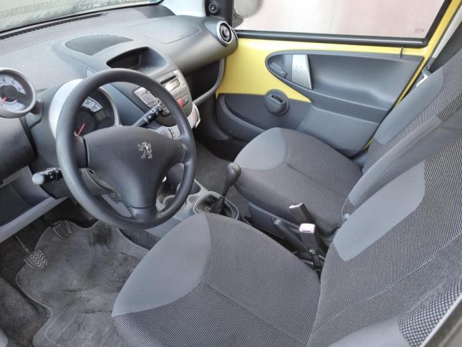 Image Feu arriere principal gauche (feux) - PEUGEOT 107