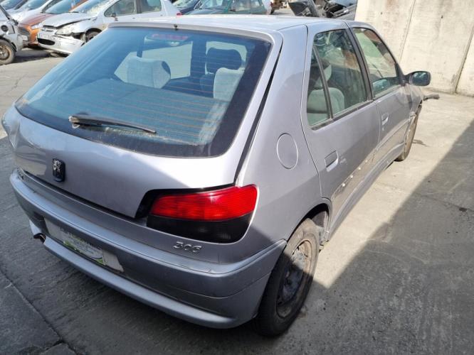 Image Feu arriere principal droit (feux) - PEUGEOT 306