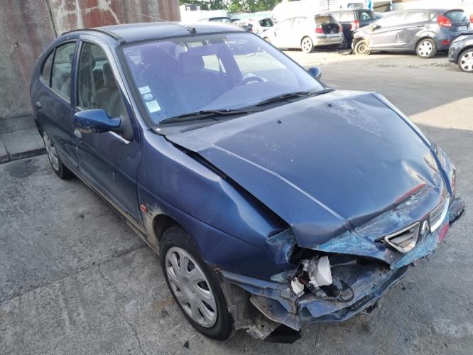 Image Feu arriere principal gauche (feux) - RENAULT MEGANE 1