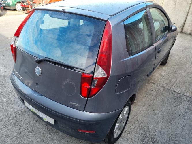 Image Porte avant droit - FIAT PUNTO 2