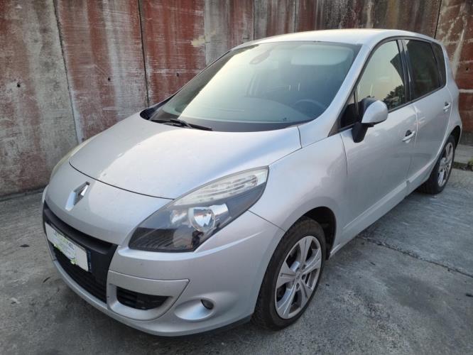 Image Feu arriere principal gauche (feux) - RENAULT SCENIC 3