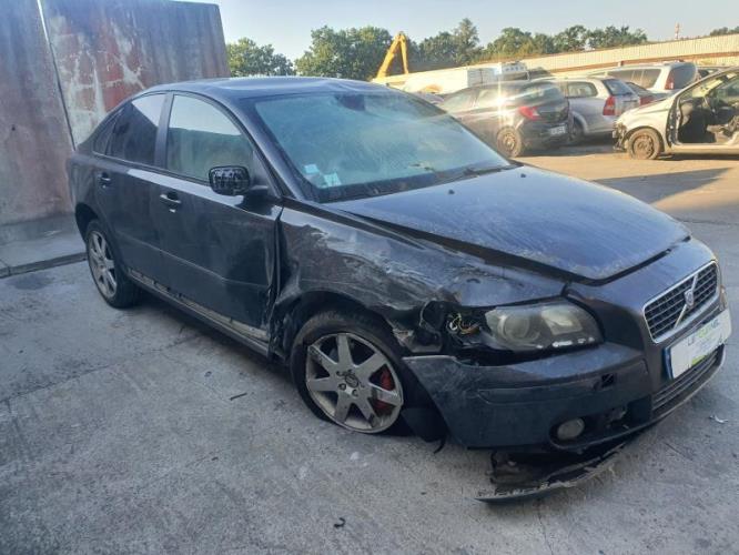 Image Traverse inferieure - VOLVO S 40 2