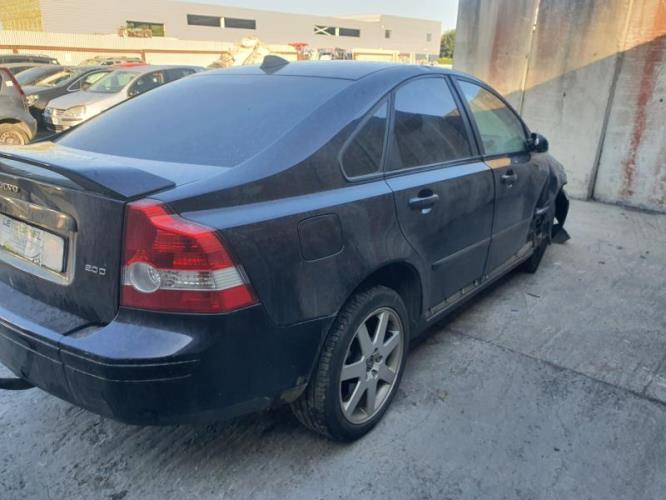 Image Traverse inferieure - VOLVO S 40 2
