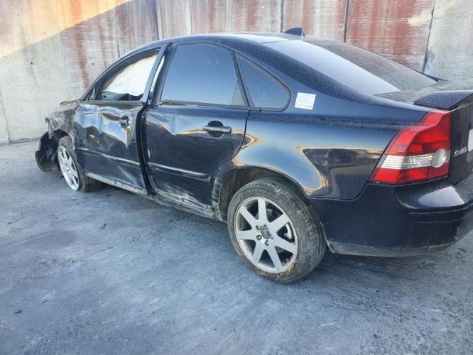 Image Traverse inferieure - VOLVO S 40 2