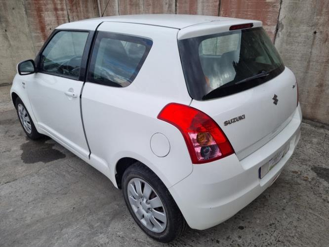 Image Feu arriere principal gauche (feux) - SUZUKI SWIFT 3