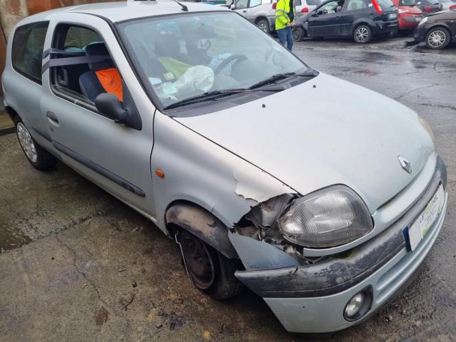 Image Feu arriere principal droit (feux) - RENAULT CLIO 2