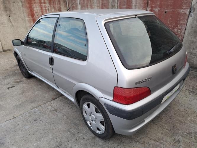 Image Feu arriere principal droit (feux) - PEUGEOT 106