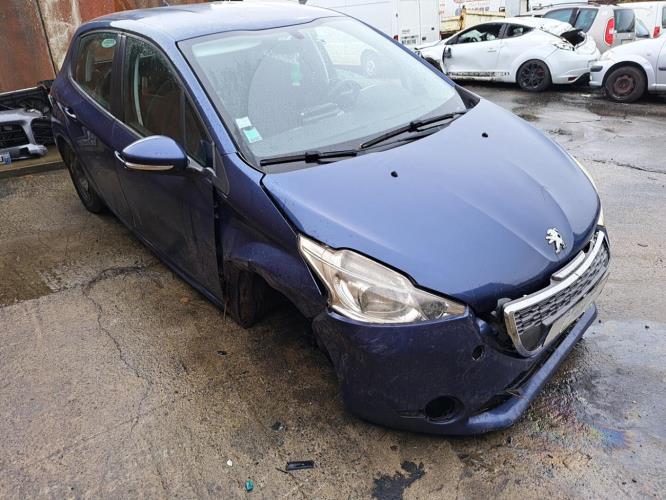 Image Feu arriere stop central - PEUGEOT 208 1