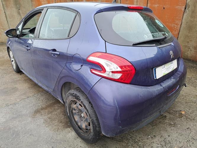 Image Feu arriere stop central - PEUGEOT 208 1