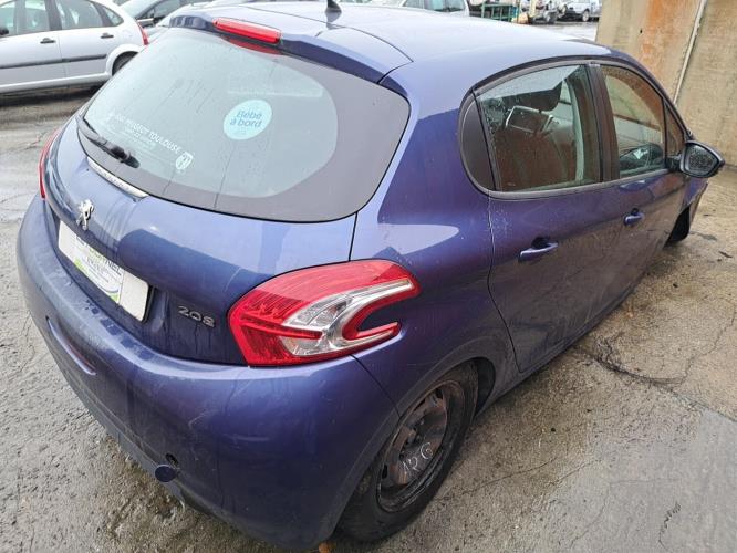 Image Feu arriere stop central - PEUGEOT 208 1
