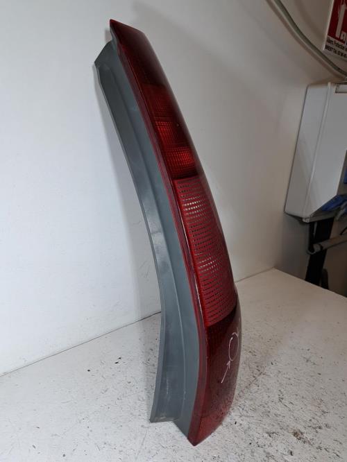 Image Feu arriere principal droit (feux) - FIAT PUNTO 1