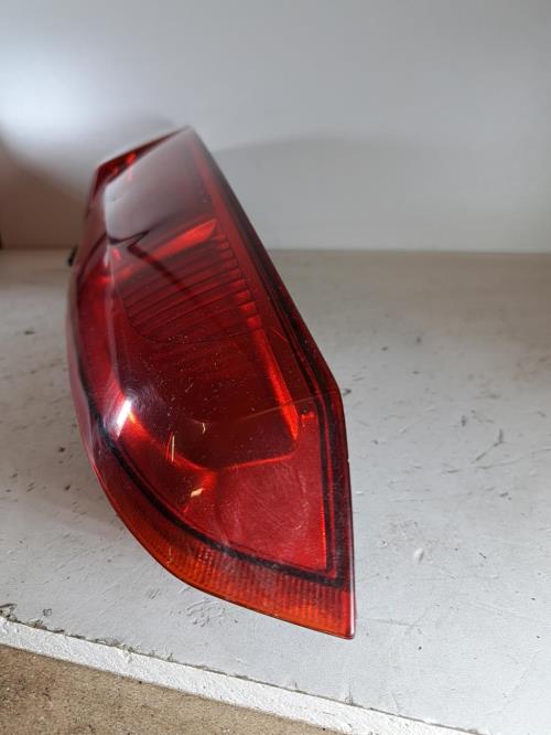 Image Feu arriere principal droit (feux) - FORD FIESTA 5