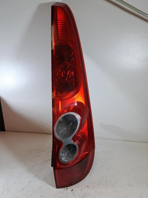 Image Feu arriere principal droit (feux) - FORD FIESTA 5