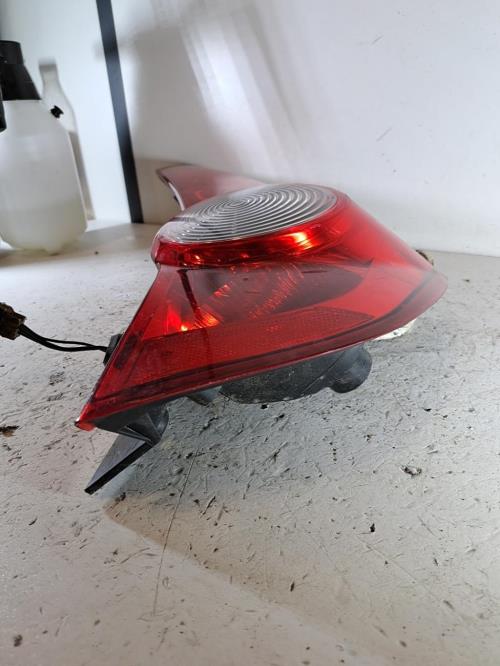 Image Feu arriere principal droit (feux) - OPEL AGILA B