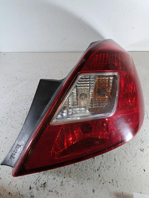 Image Feu arriere principal droit (feux) - OPEL CORSA D