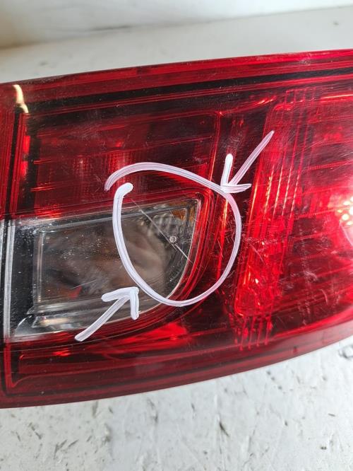 Image Feu arriere principal droit (feux) - RENAULT CLIO 4