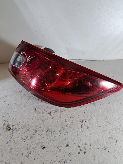 Image Feu arriere principal droit (feux) - RENAULT CLIO 4