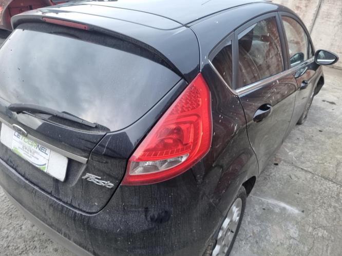 Image Feu arriere principal droit (feux) - FORD FIESTA 6