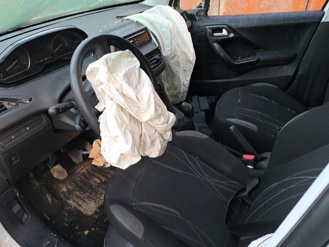 Image Plage arriere - PEUGEOT 208 1